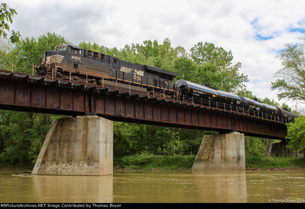 NS 8052